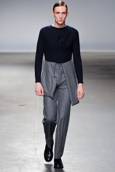 Look 10